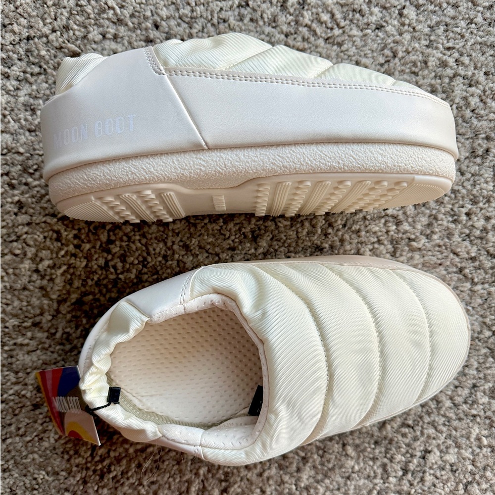 Moon Boot Quilted Mules